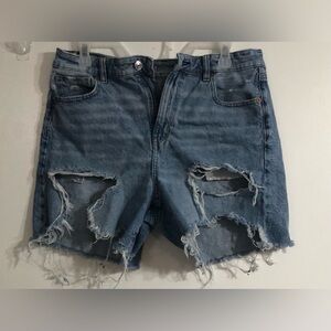 America Eagle women’s short  jean distressed four pockets pull on. Size 10